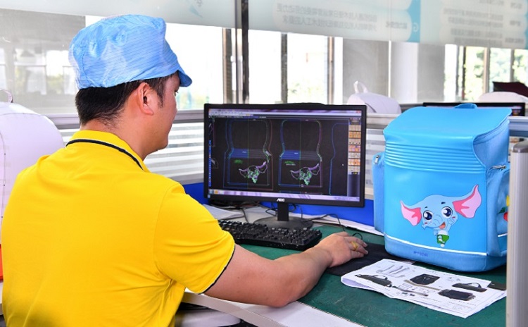 1615800042727899.jpg 双肩包订做|女包厂家|广州背包定制厂家|手袋加工厂|OEM代加工